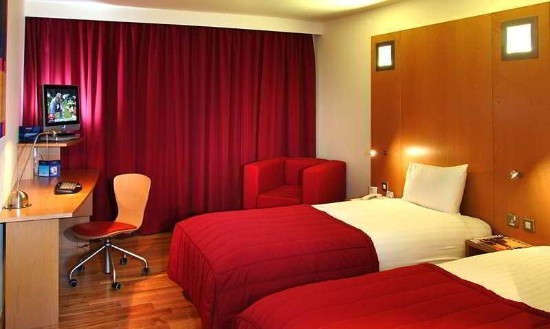 Ramada Encore Milton Keynes Esterno foto