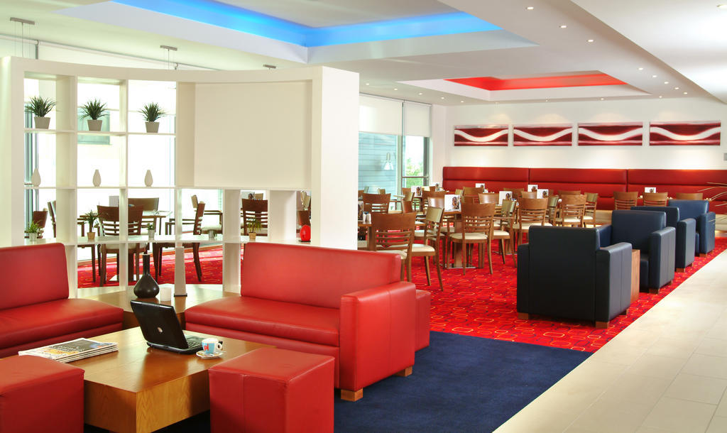 Ramada Encore Milton Keynes Esterno foto